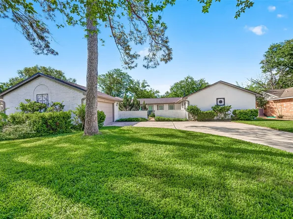 12707 Pantano Dr, Houston, TX 77065