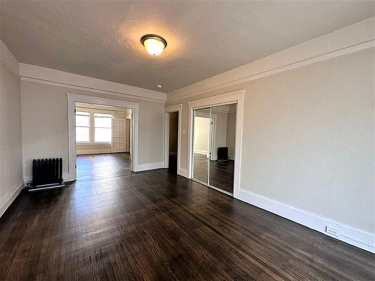 Palace Court Apartments — Photo 19