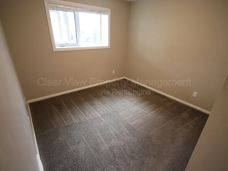 704 Mount Sundance Ln W — Photo 7