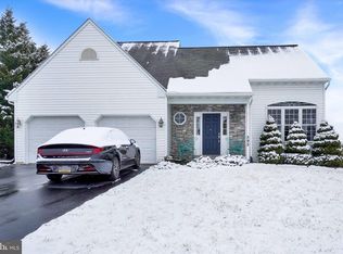 595 Apple Tree Ln, Mount Wolf, PA 17347