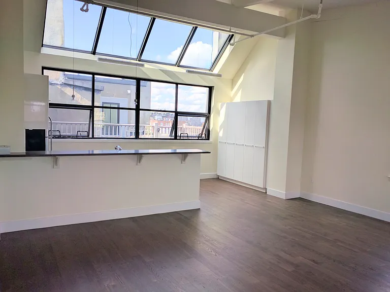 1124 Boylston St — Photo 4