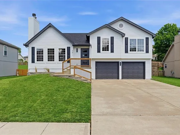 7411 N McKinley Ave, Kansas City, MO 64158