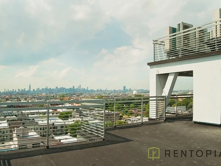 1433 De Kalb Ave #706D — Photo 11
