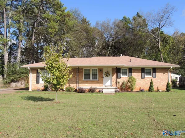 3024 Greenhill Dr NW, Huntsville, AL 35810