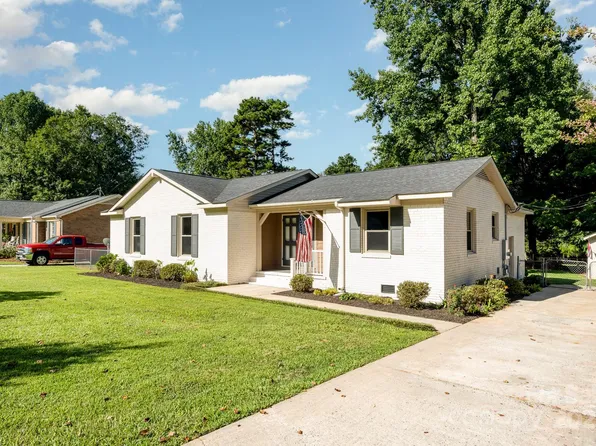 1208 Berkshire Dr, Kannapolis, NC 28081