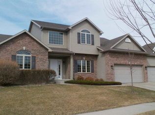 609 Pleasant Valley Pkwy, Waunakee, WI 53597
