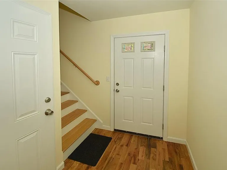 73 Fairfield St — Photo 2