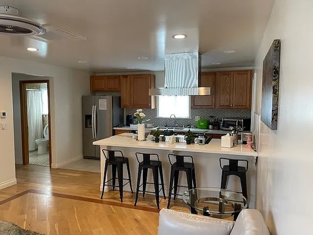 2 bed, 900 sqft, $3,350 — Photo 3