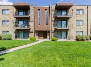 651 N Carroll Pkwy APT 1, Glenwood, IL 60425