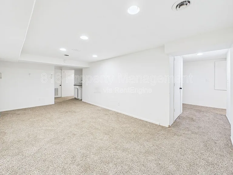 622 Christopher St — Photo 33
