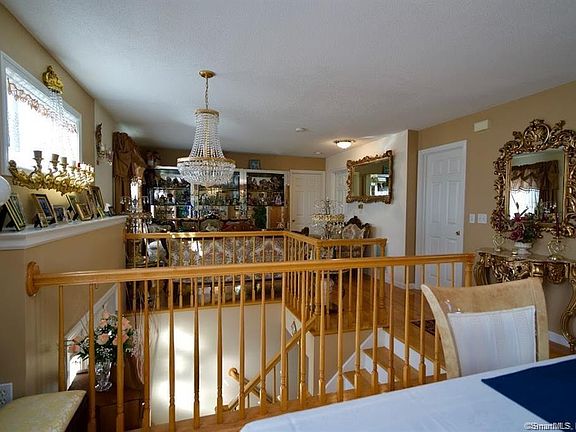 4th image of 67 Village Green Dr