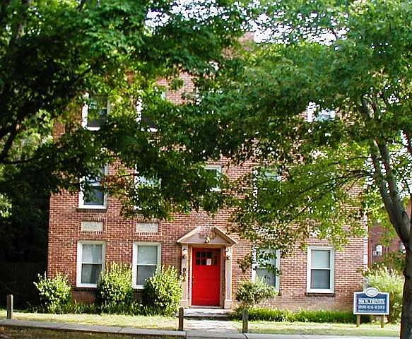 906 W Trinity Ave #7 — Photo 2