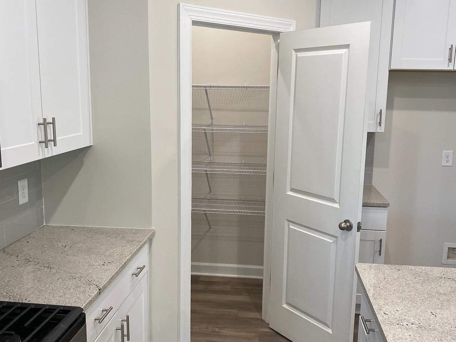 3 bed, 1909 sqft, $2,500 — Photo 3