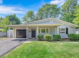 604 Harmony Dr, North Aurora, IL 60542