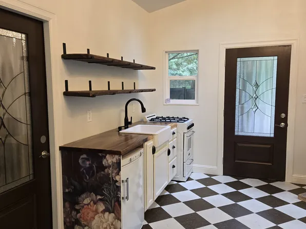 (undisclosed Address), Sequim, WA 98382