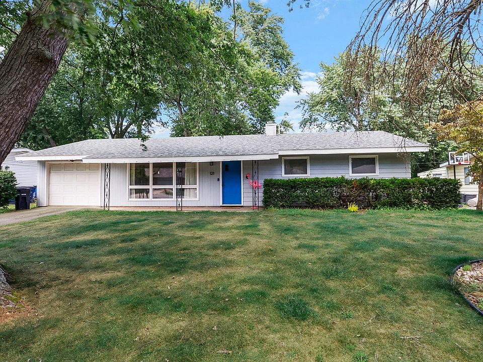 1st image of 121 Belmont Ct