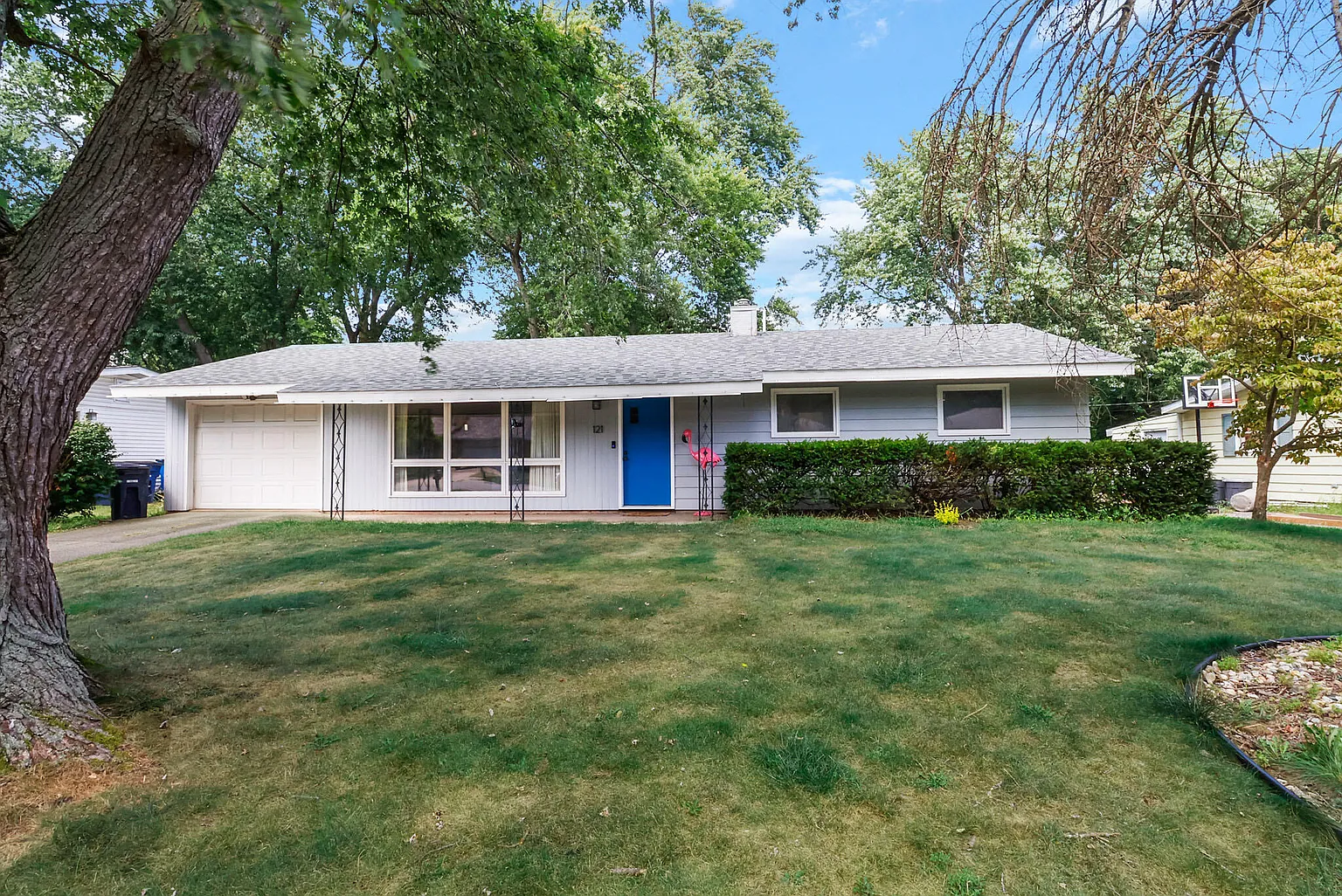121 Belmont Ct photo 1