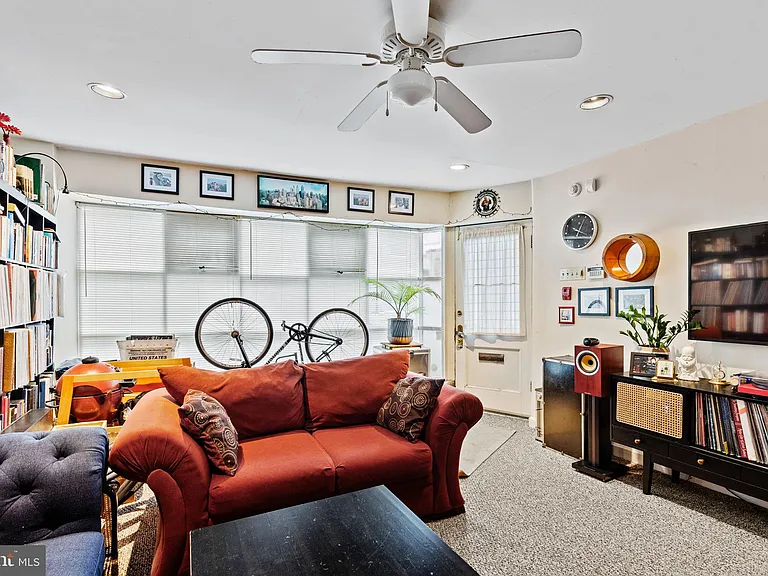 402 Fairmount Ave — Photo 2