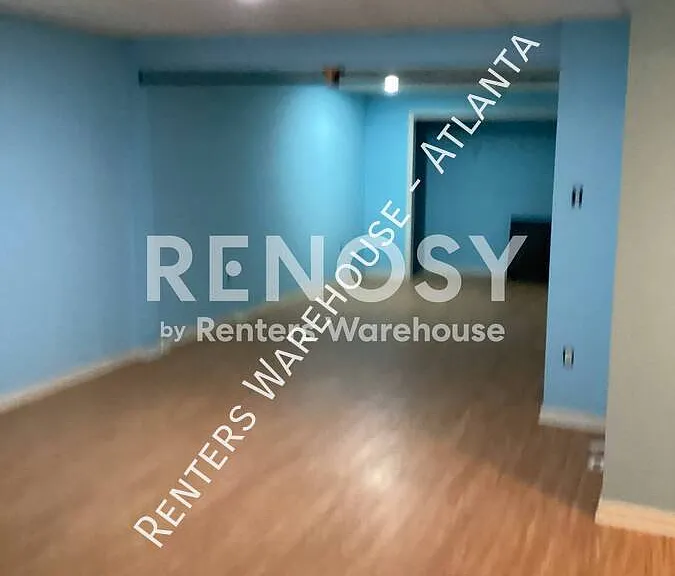 755 Milton Oaks Dr — Photo 11