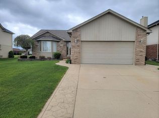 55477 Raspberry Dr, Macomb, MI 48042