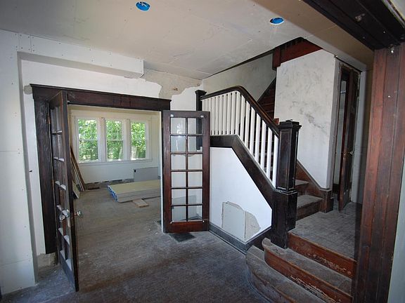 4th image of 4242 Ashland Ave