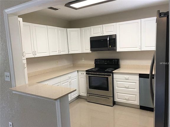 4th image of 128 S Pearl Lake Cswy