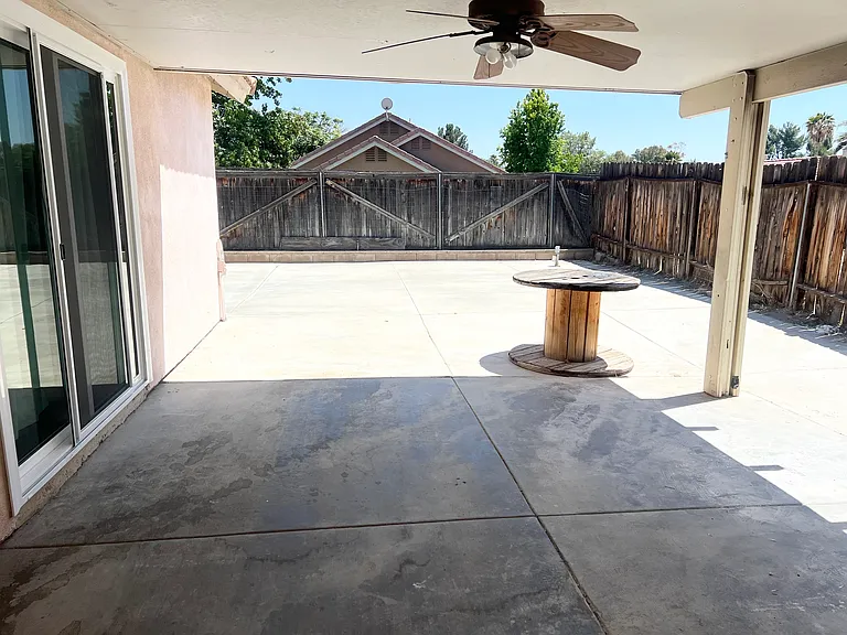 1084 E Evans St — Photo 23