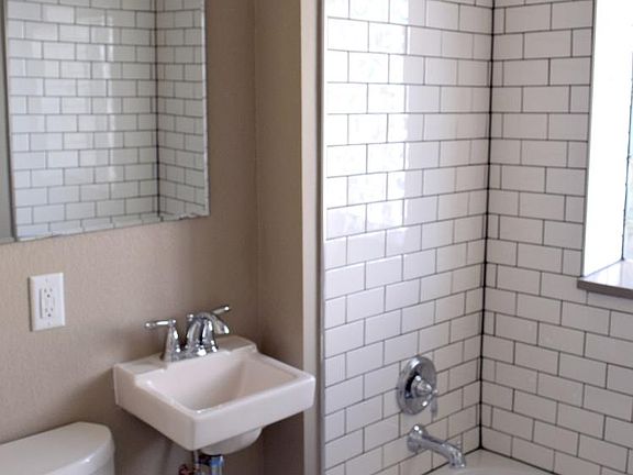 4th image of 4029 Harrison St APT 2N