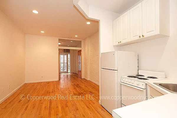 Rented by Copperwood Real Estate | media 13