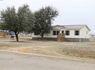 106 Hilltop Meadows Dr, Springtown, TX 76082