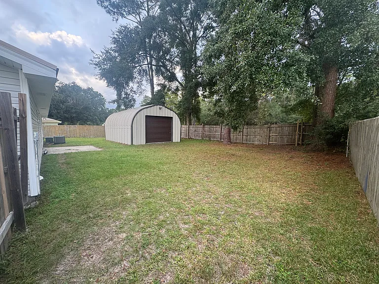 206 Pineview St — Photo 3