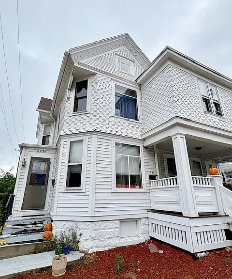 221 N Pinckney St — Photo 21