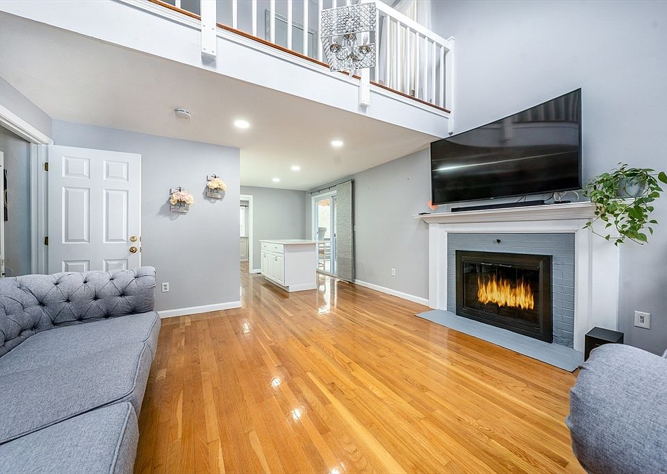 1st image of 51 Larch Ln