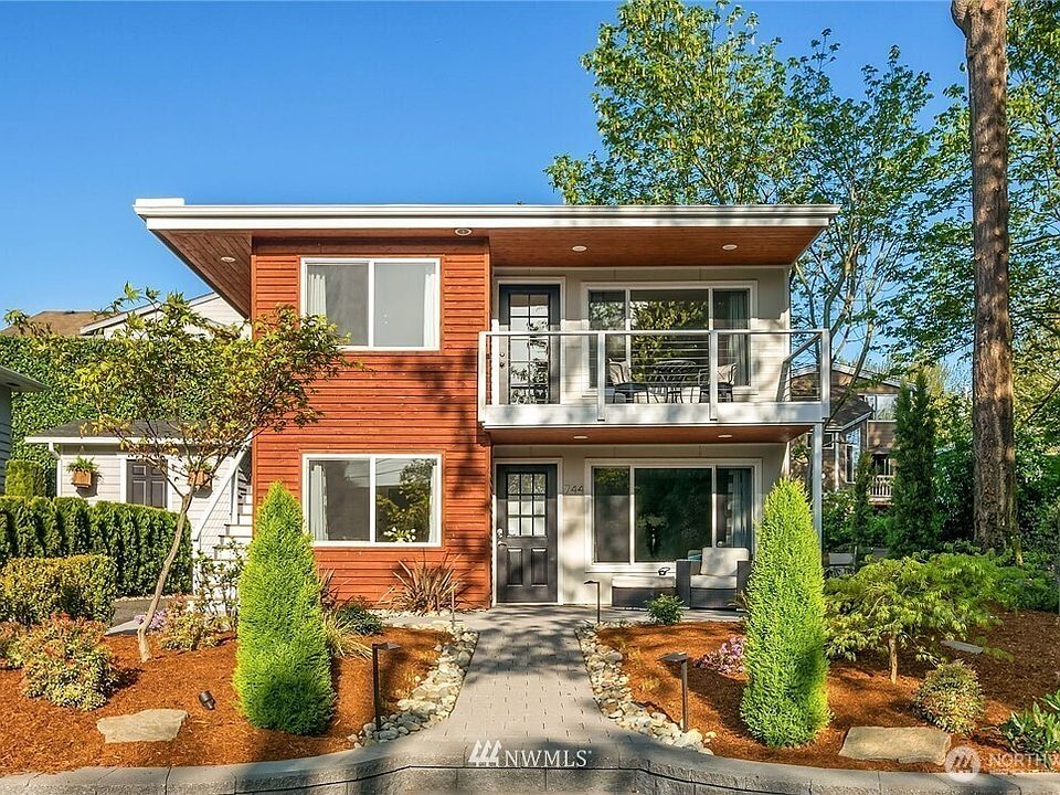 1st image of 744 -746 3rd Street S
