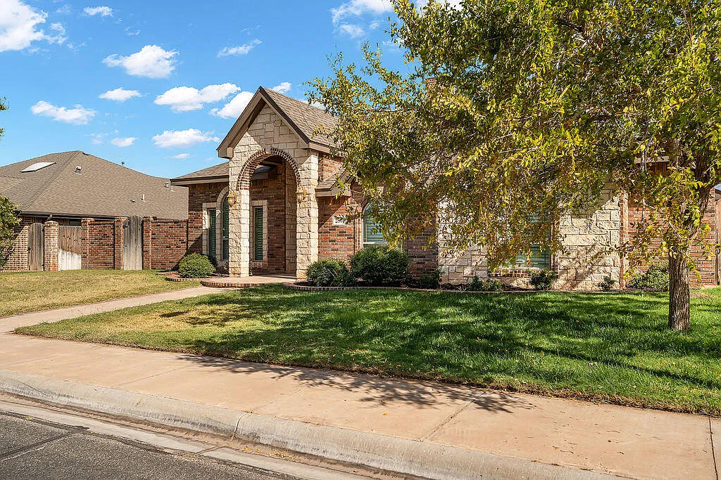 4 bed, 3.0 bath, 2778 sqft, $4,000 — Photo 4