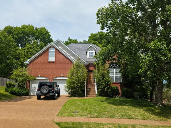 161 Mansker Park Dr, Hendersonville, TN 37075