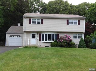 257 Vitmar Pl, Park Ridge, NJ 07656