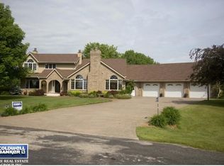 W9246 Hunters Rd, Hortonville, WI 54944
