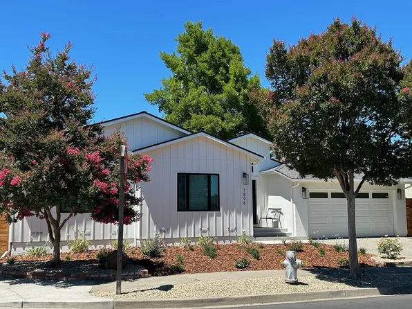 1896 Larkspur St, Yountville, CA 94599