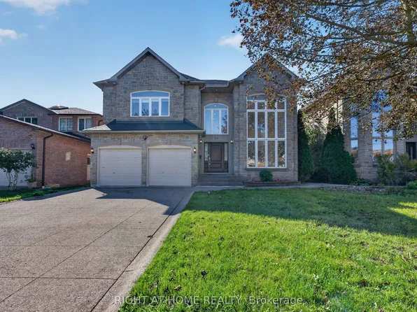 23 Mackay Dr, Richmond Hill, ON L4C 6N9