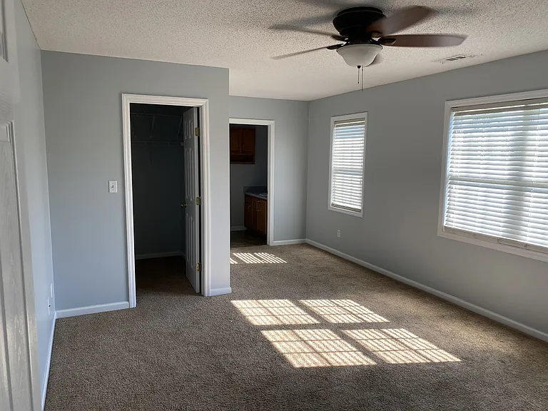 105 Foxtrail Dr — Photo 6