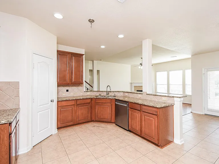 6203 Ledger Ln — Photo 12