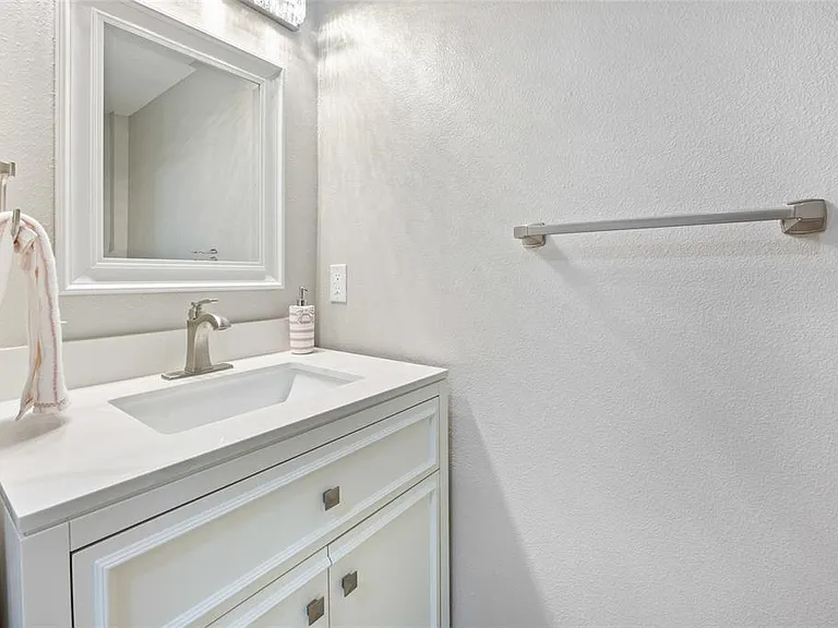 4510 SE 32nd Pl — Photo 17