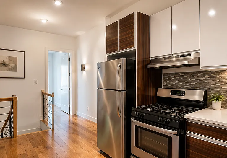 275 Menahan St #1L — Photo 1