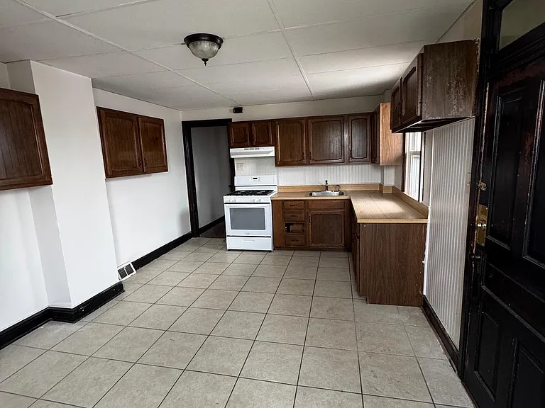 642 Pennsylvania Ave #2 — Photo 3
