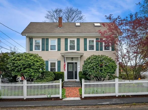 19-19 Grove St #21, Topsfield, MA 01983