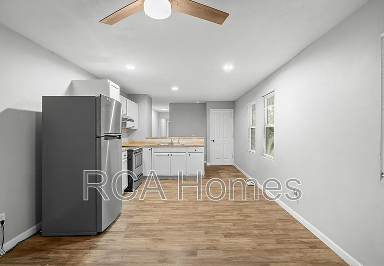 834 W 26th St #834 — Photo 2