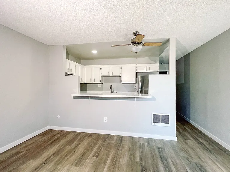 Point Loma Bay Apartments | Coastal Living Near the Beach — Photo 39