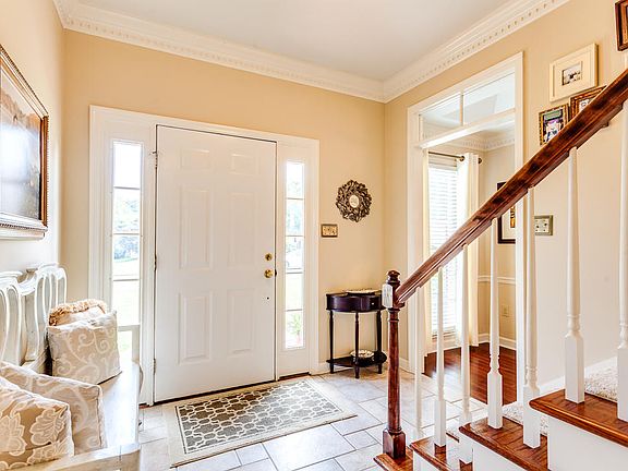 3rd image of 8910 Ivey Glen Ct