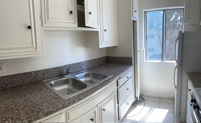 4804 Franklin Ave #8 — Photo 12